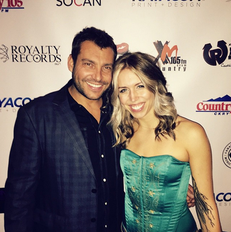 Source: tanyaryanmusic / Instagram "Hottest date ever. @troyniemans #acmaawards #albertamusic"