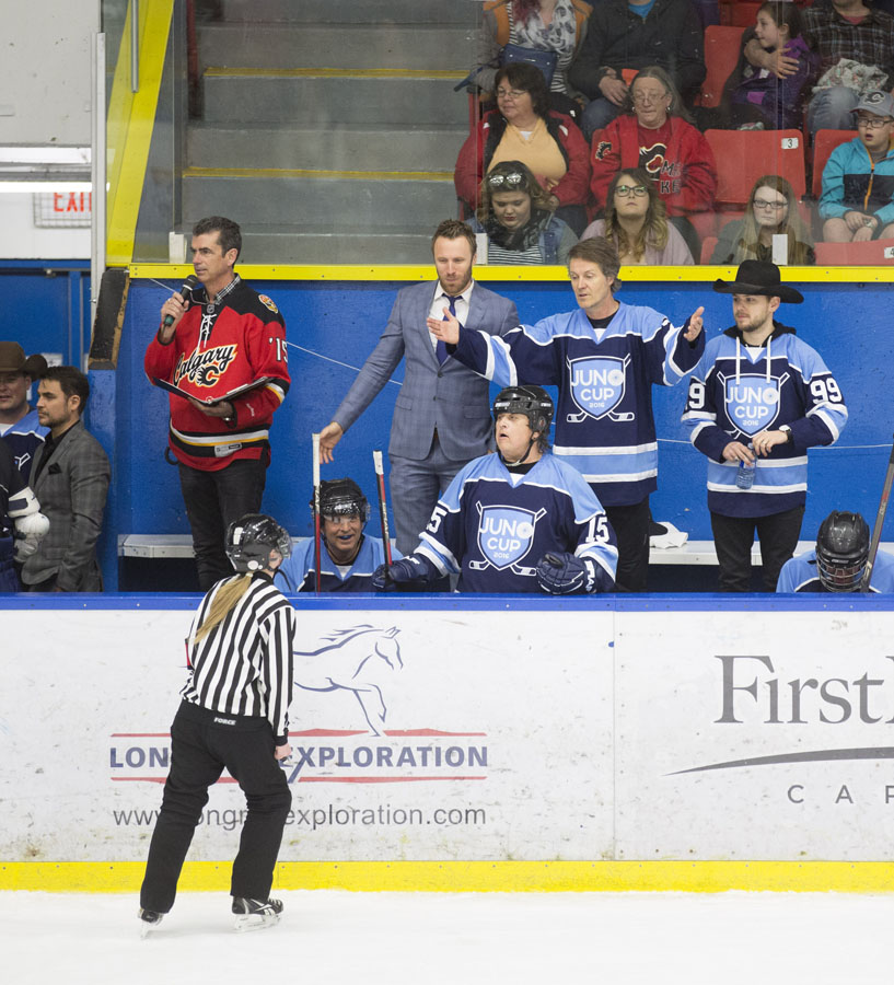 JUNO Cup. Captain Jim Cuddy flanked by Coaches Fraser Walters (The Tenors) and Brett Kissel. Max Bell Arena, Calgary, AB. April 1, 2016. Photo: CARAS/iPhoto.