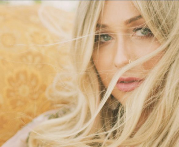 Madeline Merlo - Dear Me Video - 900x480